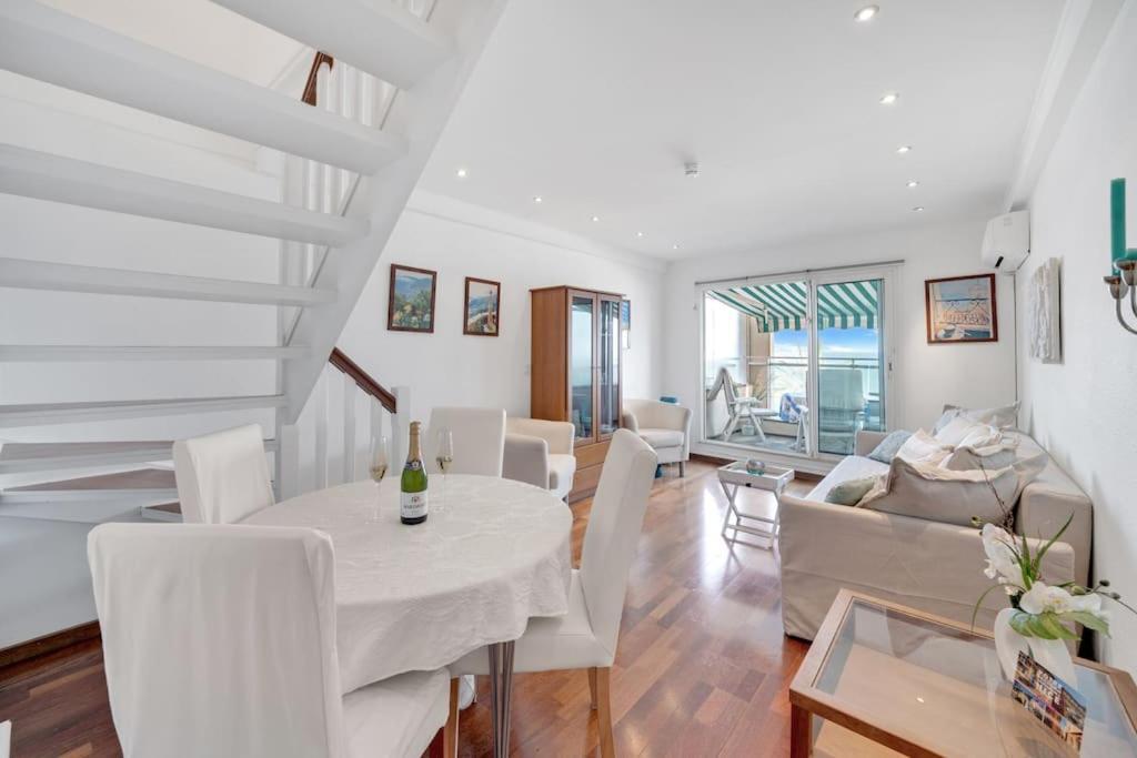 La Prom - A Two Bedroom Apartment With A Sea View Nice Exterior photo